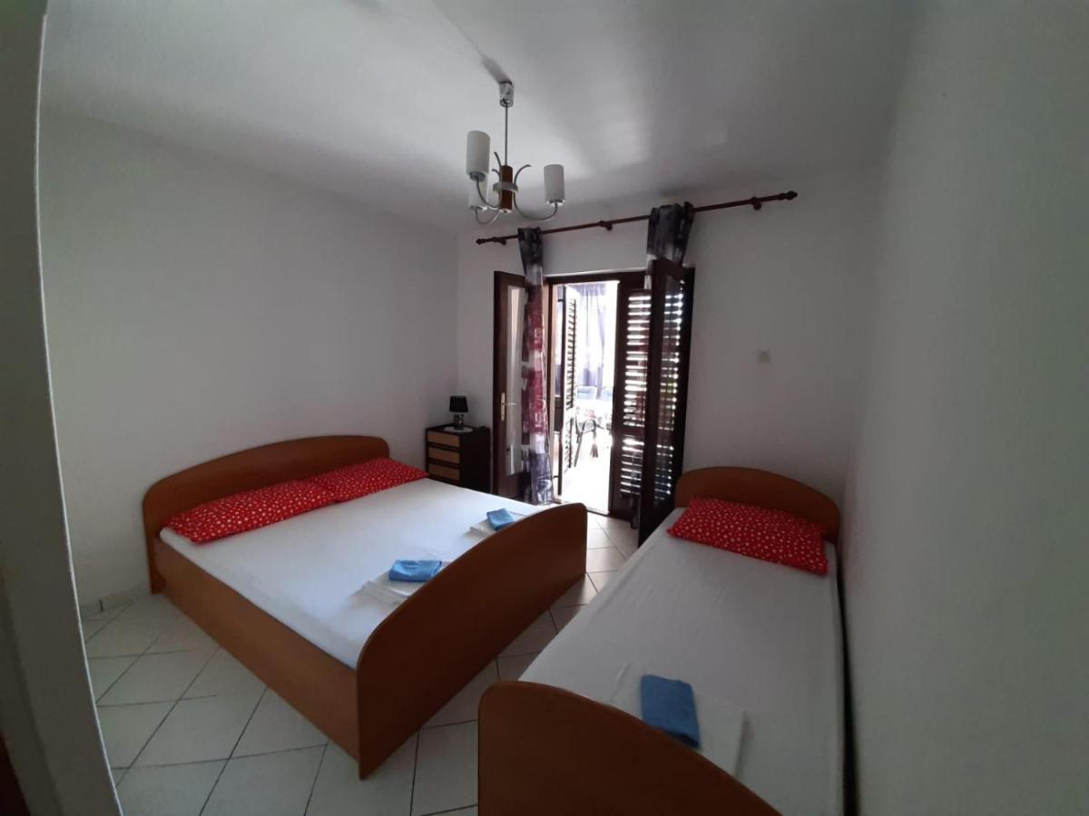 Vistica Apartment'S Podaca Exterior photo