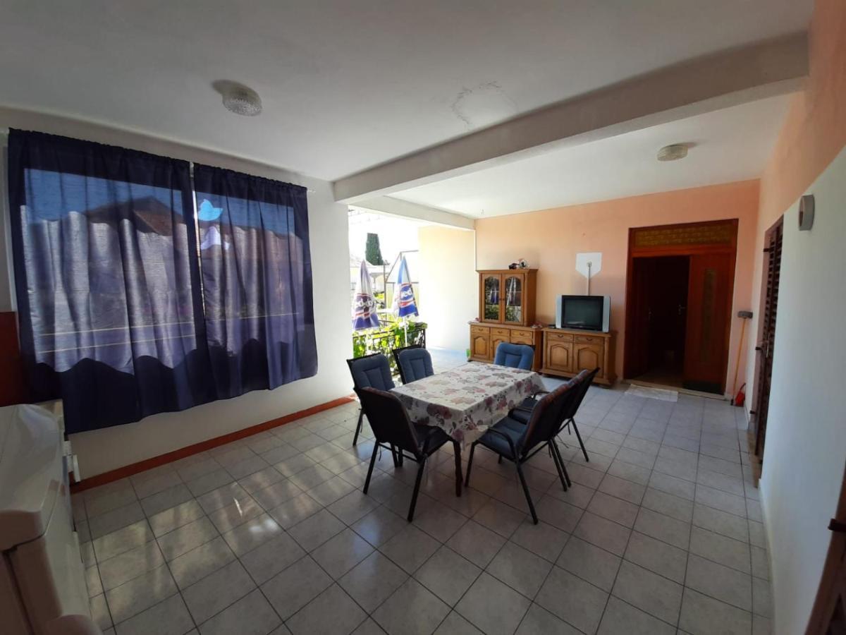 Vistica Apartment'S Podaca Exterior photo
